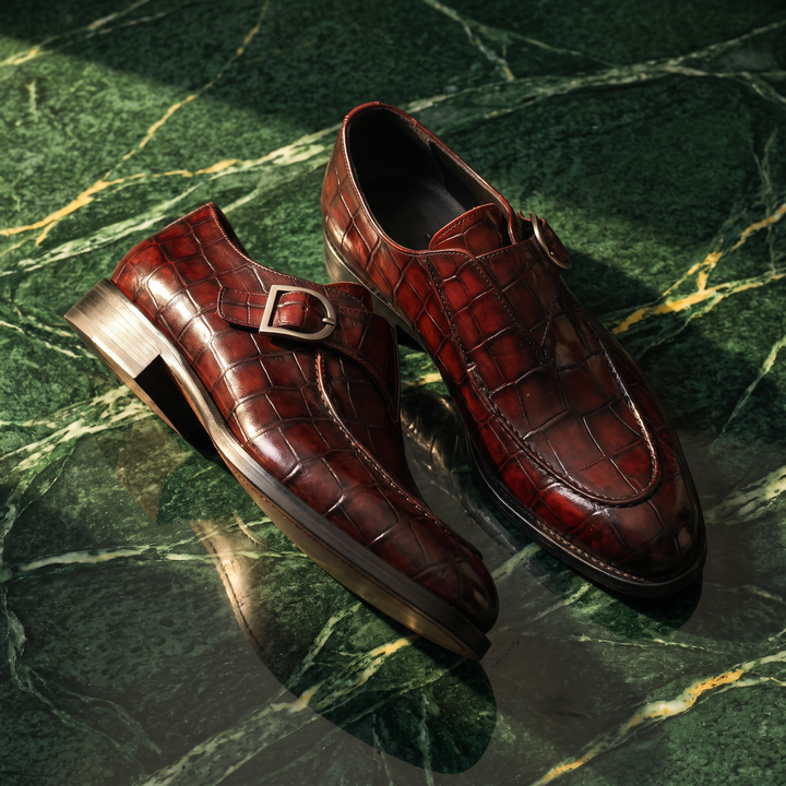 Loafers med croco-præget overflade og spænde