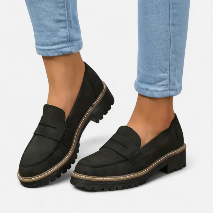Dame loafers med penny-rem, rund tå og kraftig rillet sål