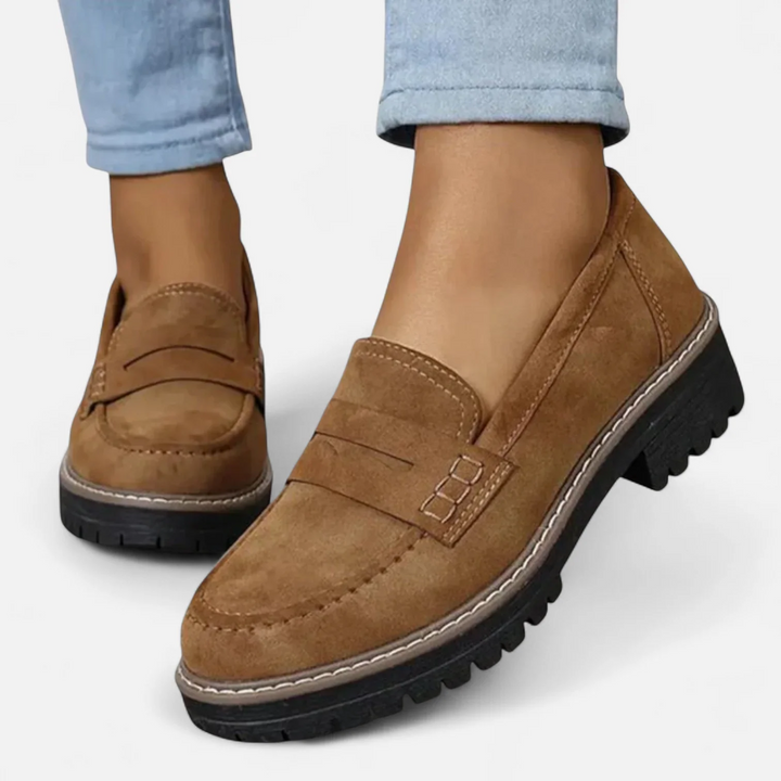 Dame loafers med penny-rem, rund tå og kraftig rillet sål