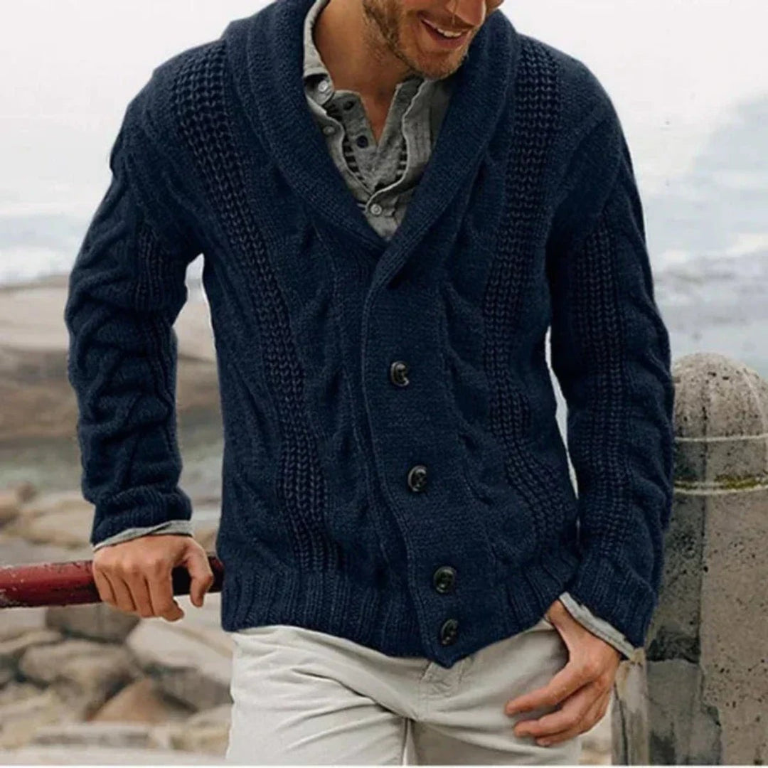 Herrecardigan med kabelstrik, sjalskrave og knapper