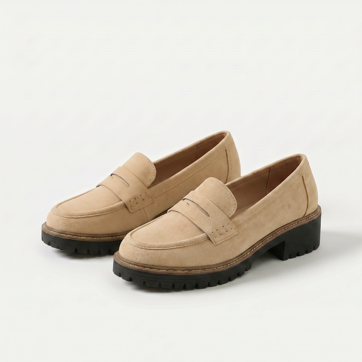 Dame loafers med pennyrem, kraftig sål og lav blokhæl