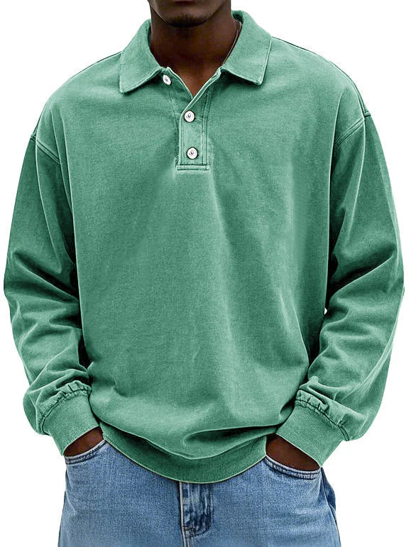 Herre i ensfarvet langærmet poloshirt med krave og knapstolpe