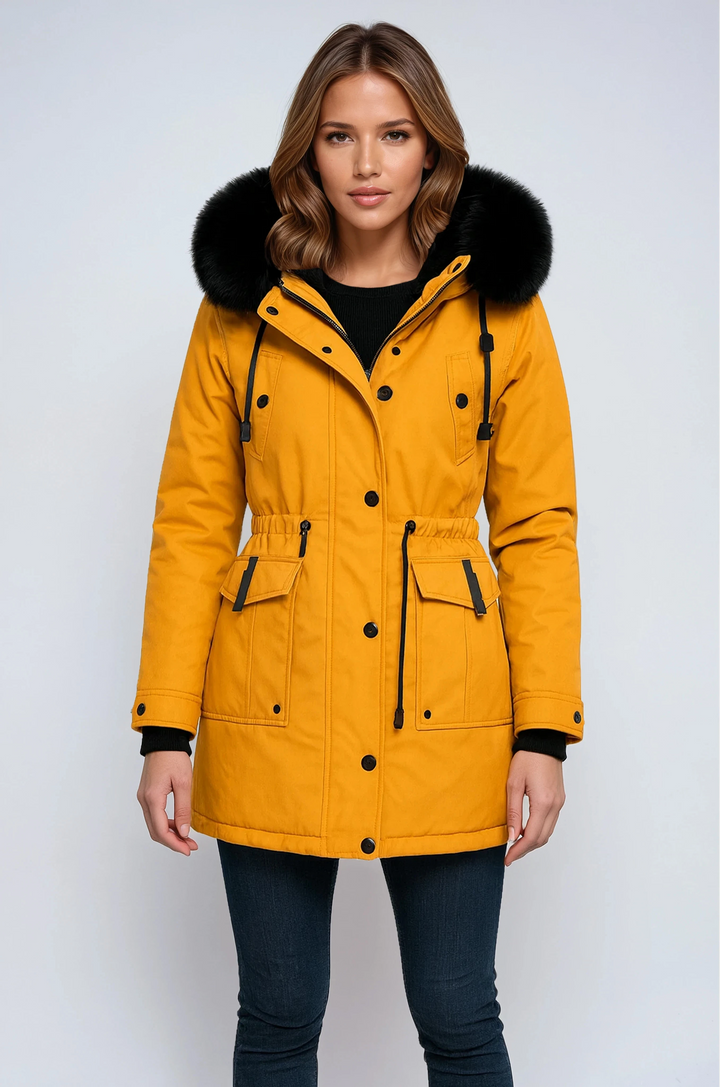 Dameparka med hætte med sort pelskant og taljesnøre