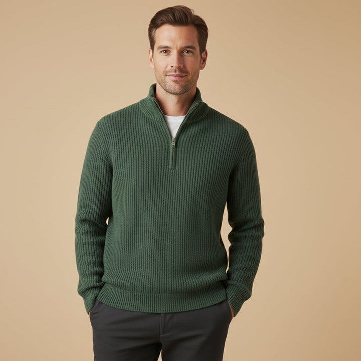 Herresweater i ribstrik med høj krave og halv lynlås