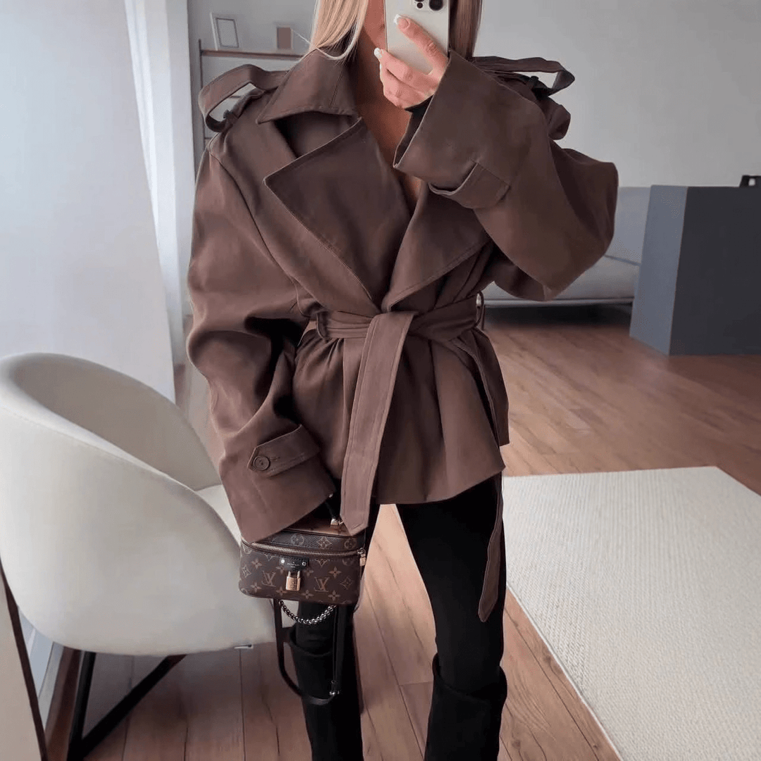 Trench corto da donna con cintura, revers ampi e maniche lunghe