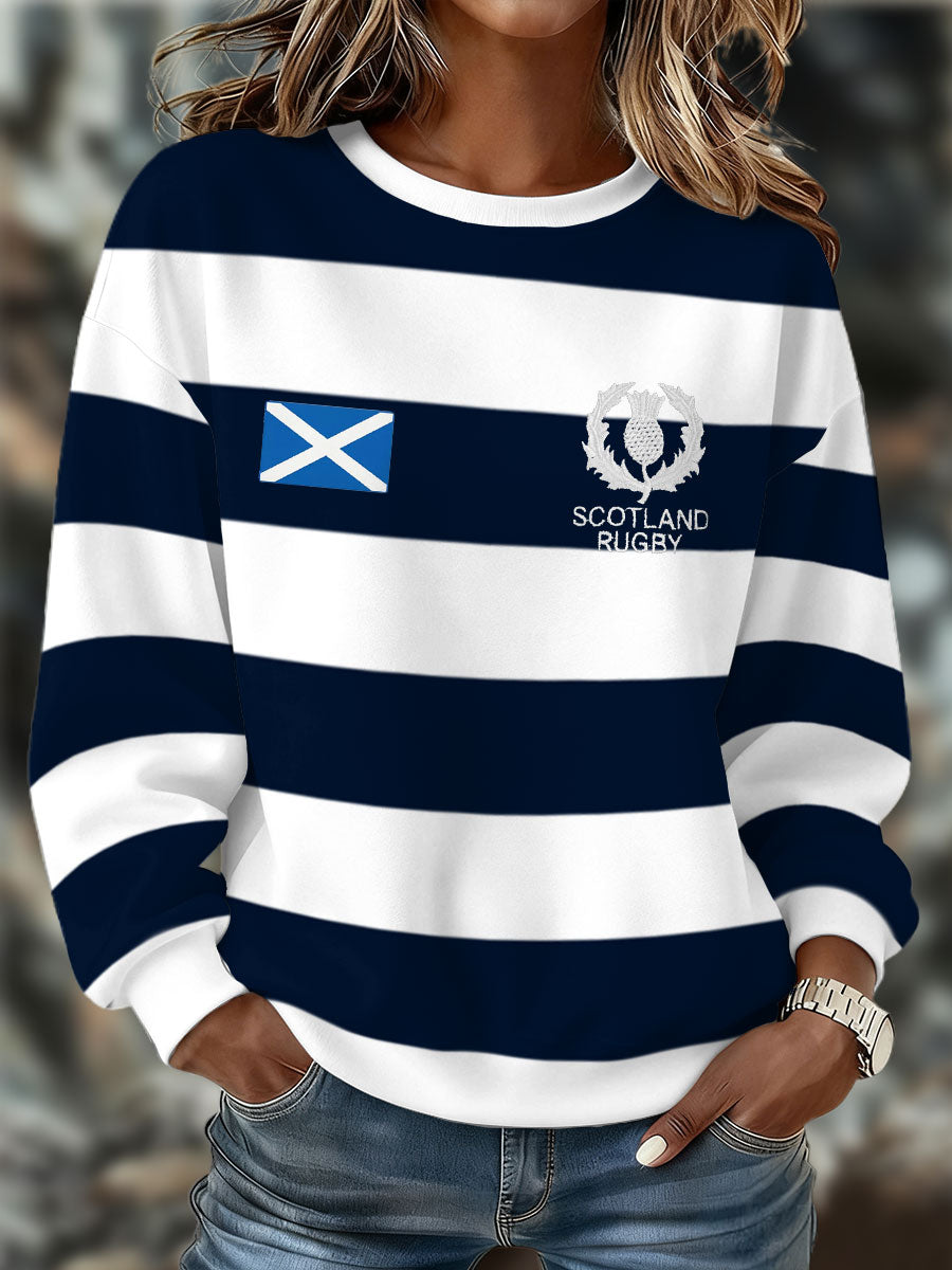 Damesweatshirt med marineblå og hvide striber, skotsk flag og rugbyemblem